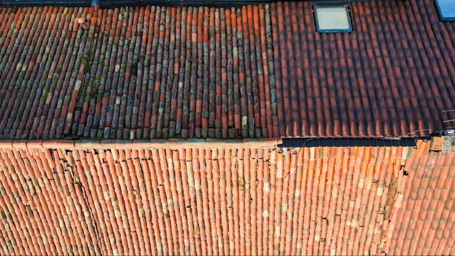 Gale-Force Winds in Leyland Damage Roofs: Roofers Rush to Help