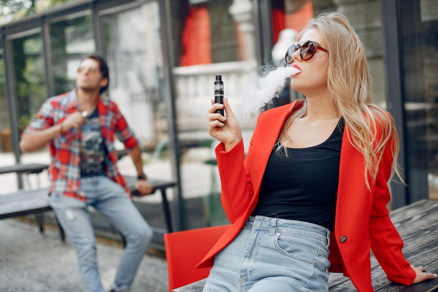 Vaping with Fashion Trends: A Combination of Style and Smoke