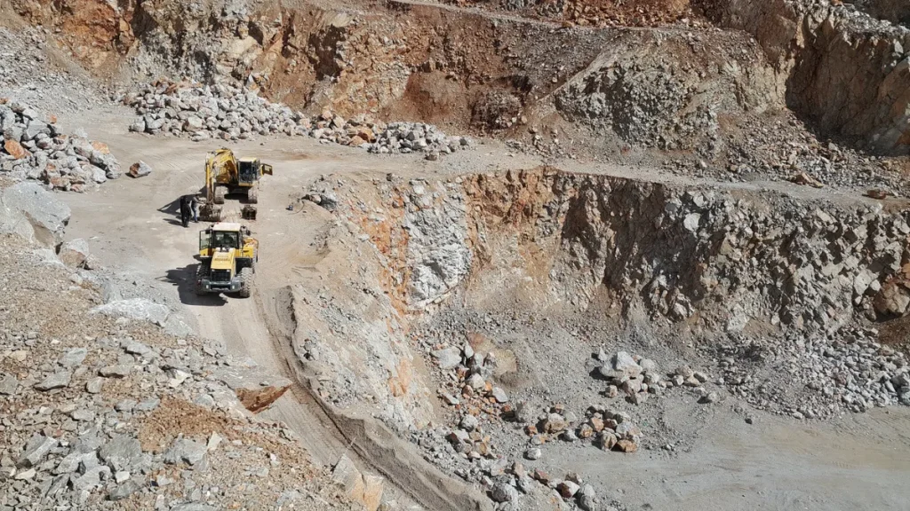gold mining ETF returns